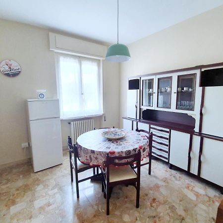 Affittacamere Zona Caserma-Stazione Фоліньо Екстер'єр фото