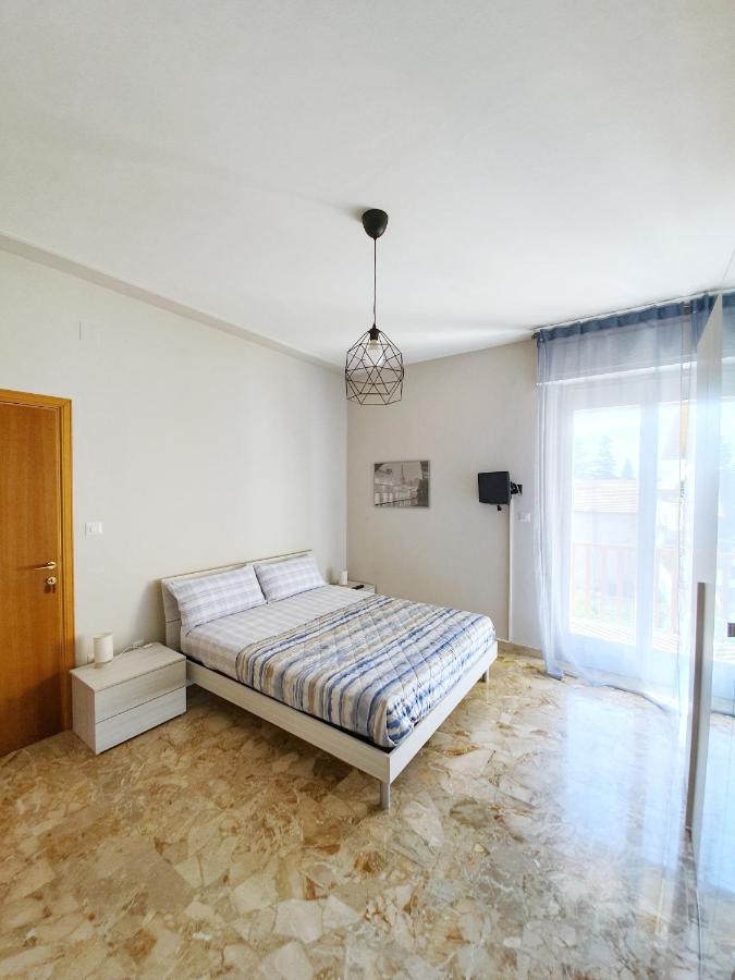 Affittacamere Zona Caserma-Stazione Фоліньо Екстер'єр фото