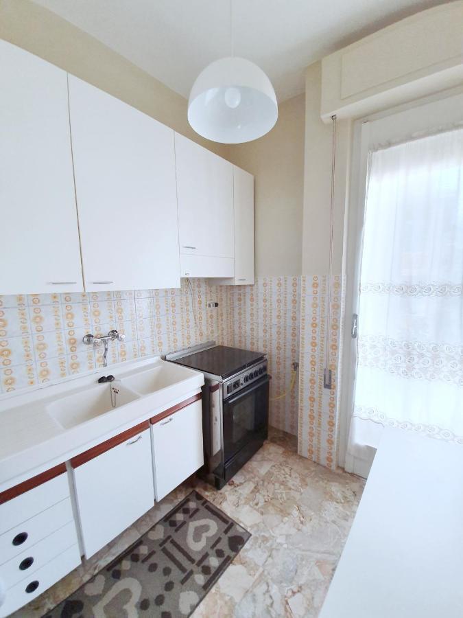 Affittacamere Zona Caserma-Stazione Фоліньо Екстер'єр фото