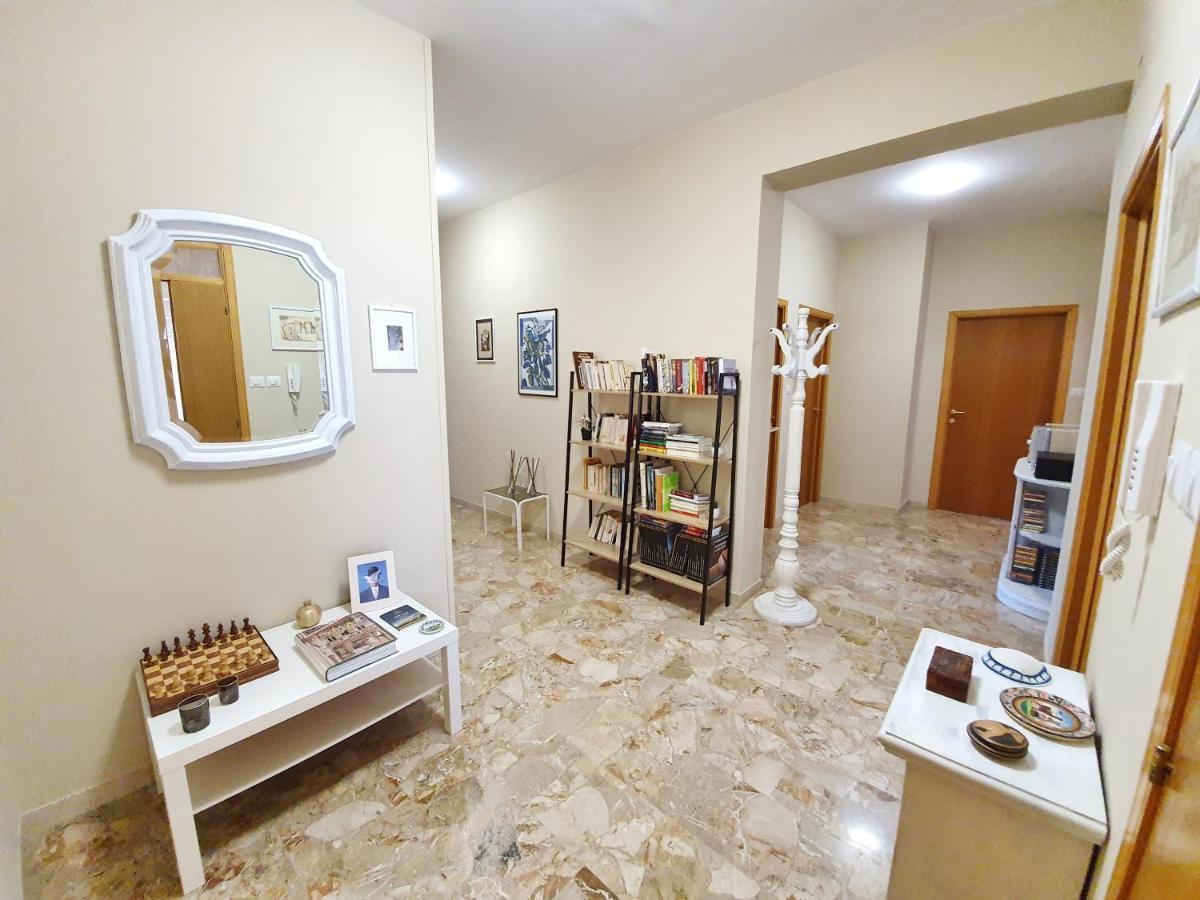 Affittacamere Zona Caserma-Stazione Фоліньо Екстер'єр фото